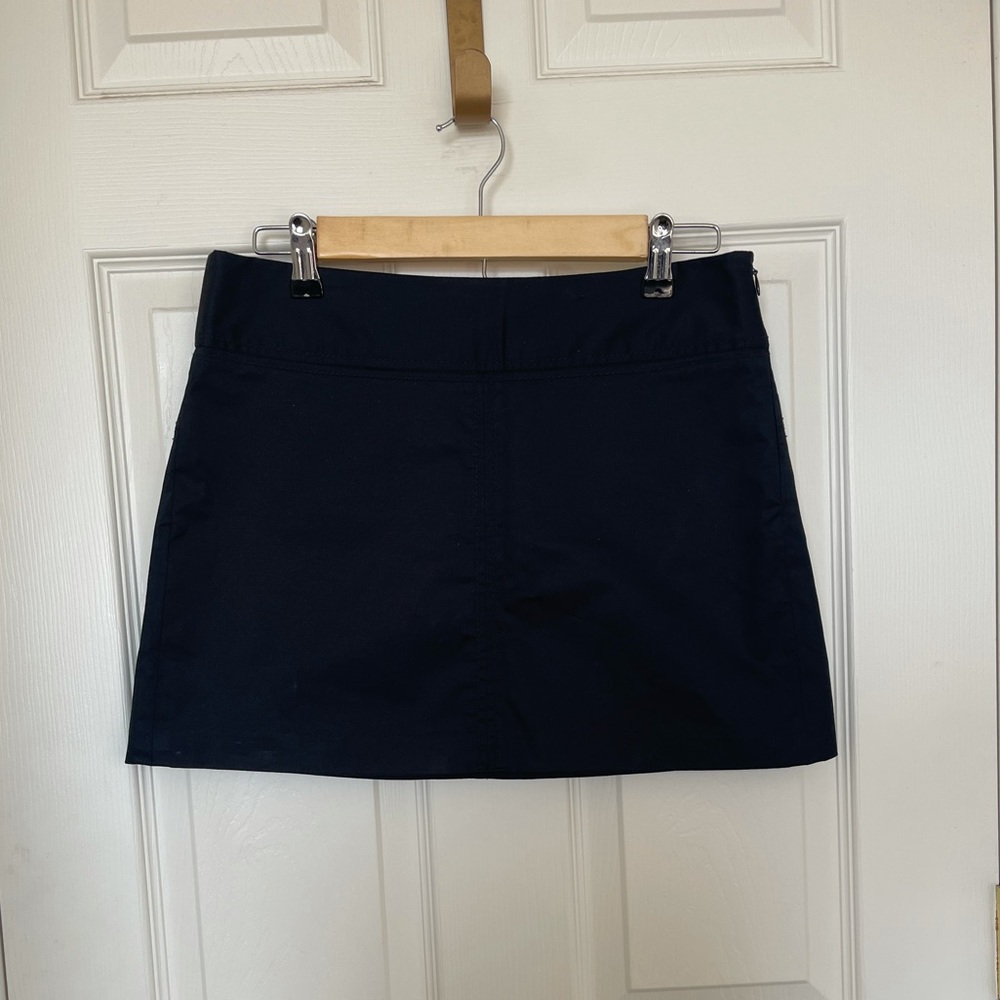 Black skirt with back pockets. 🖤
